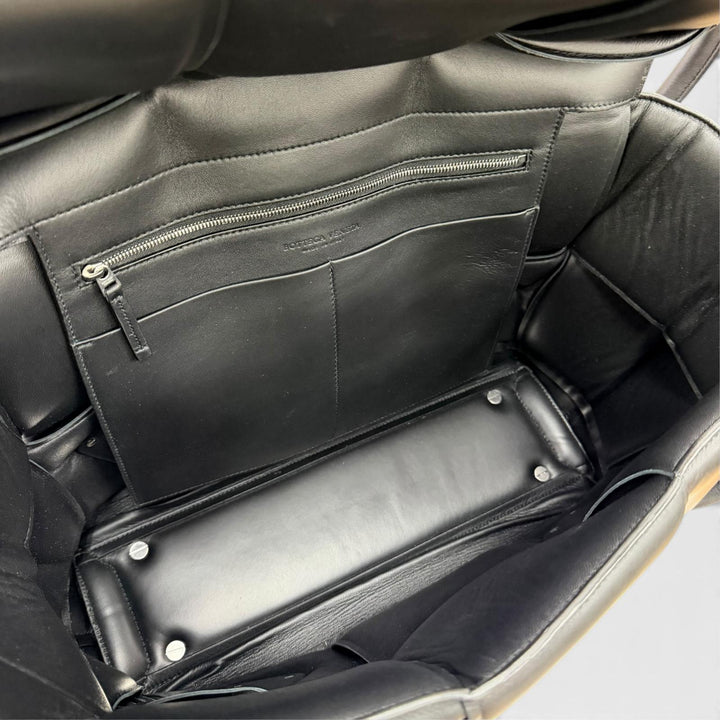 美品☆BOTTEGAVENETA ボッテガヴェネタ 573400 パデッド ラージ アルコ ハンドバッグ レザー ブラック イタリア製 レディース 保存袋付き