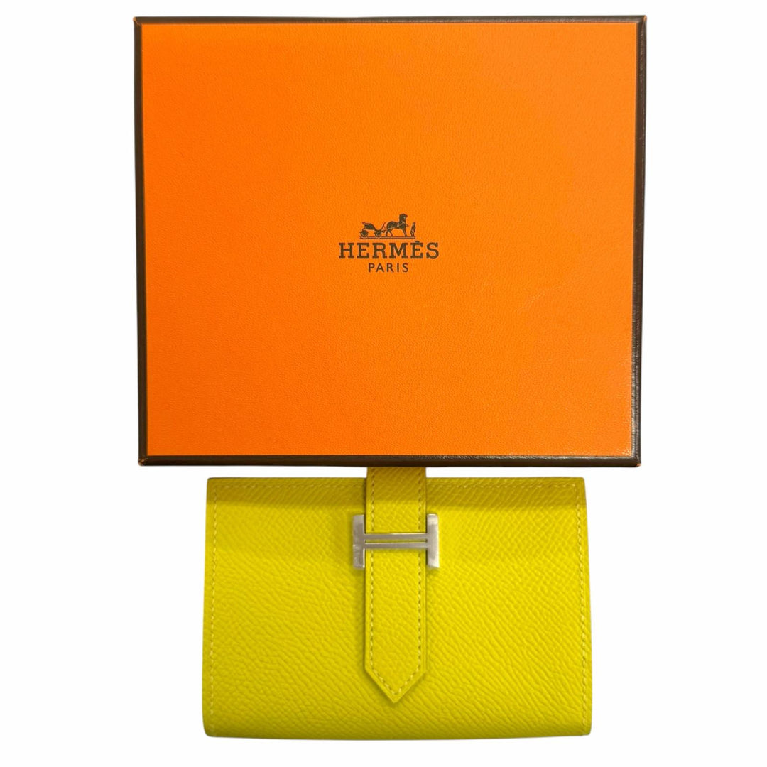 未使用品△HERMES エルメス ベアンミニ ヴォーエプソン ライム シルバー金具 コイン入れ付き 二つ折り財布 W刻印 仏製 レディース 箱付き
