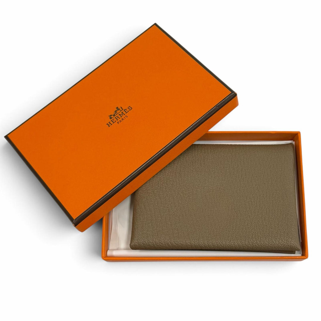極美品★HERMES エルメス カルヴィ デュオ エトゥープ シェーブル セリエ金具 二つ折り財布 W刻印 フランス製 レディース 箱付き