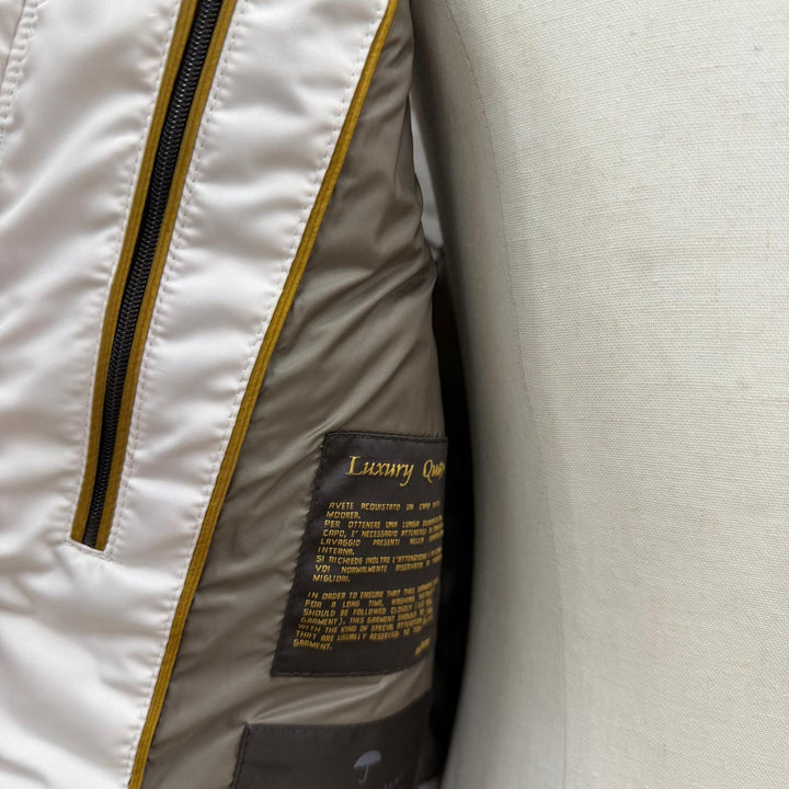未使用品▼MOORER ムーレー FIRE-WK フーデッド WZIPUP ダウンベスト ホワイト系 46 伊製 メンズ 定価212300円 ガーメント・ハンガー付き