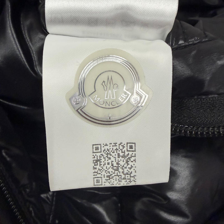 極美品□MONCLER モンクレール BUREL GIUBBOTTO ロゴ刺繍 フード入り ダウンジャケット ブラック 1 ルーマニア製 国内正規品 ハンガー付