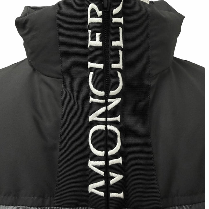 極美品□MONCLER モンクレール BUREL GIUBBOTTO ロゴ刺繍 フード入り ダウンジャケット ブラック 1 ルーマニア製 国内正規品 ハンガー付