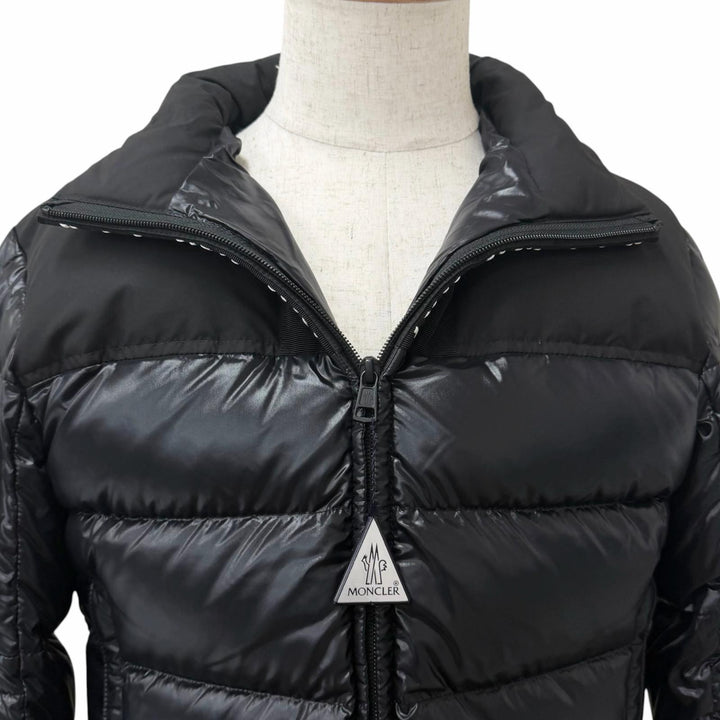 極美品□MONCLER モンクレール BUREL GIUBBOTTO ロゴ刺繍 フード入り ダウンジャケット ブラック 1 ルーマニア製 国内正規品 ハンガー付