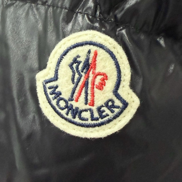 極美品□MONCLER モンクレール BUREL GIUBBOTTO ロゴ刺繍 フード入り ダウンジャケット ブラック 1 ルーマニア製 国内正規品 ハンガー付