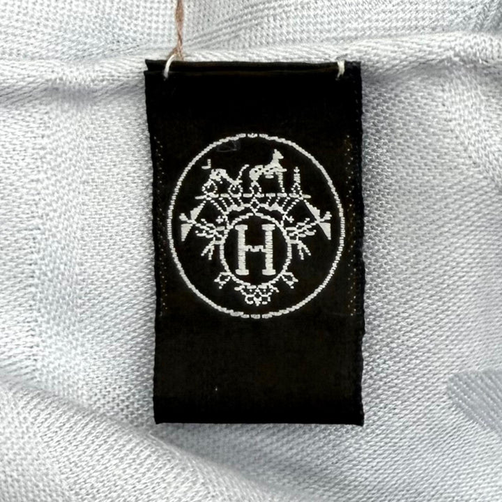 未使用品★HERMES エルメス 262494S 57 ニューリブリス カシミヤ シルク混 GRIS/NUAGE フリンジ 大判 ストール マフラー ショール 箱付