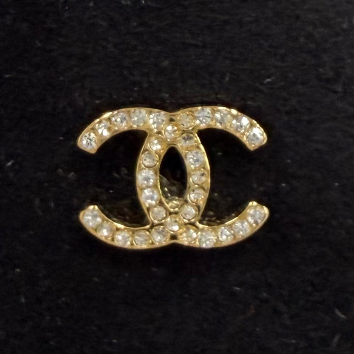 未使用品★CHANEL シャネル 2023年製 23K G45288 ラインストーン付ココマーク スウェードレザー パンプス ブラック ゴールド金具 37 箱付