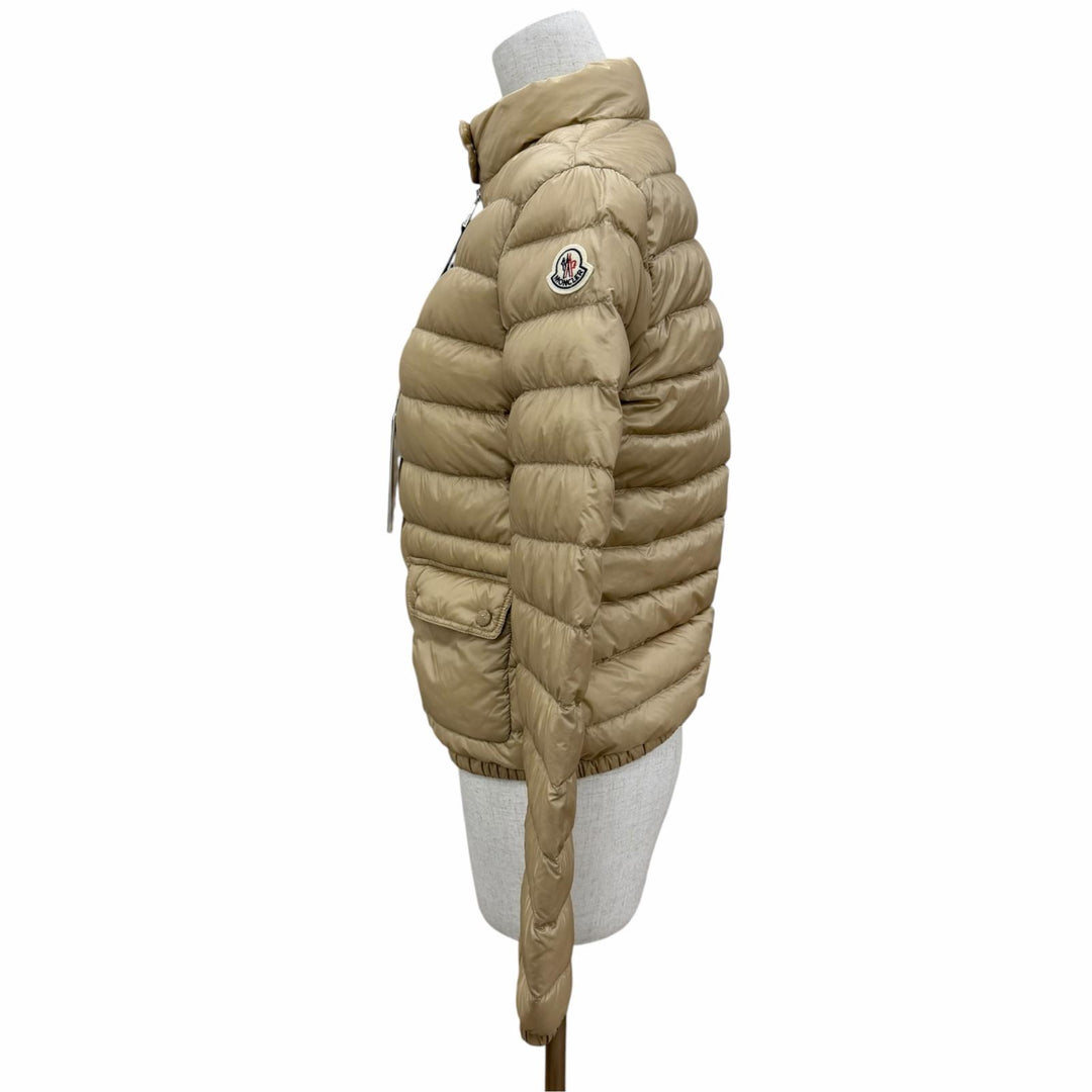 未使用品☆MONCLER モンクレール 25SS LANS ロゴワッペン ポケッダブル収納袋付 ZIP UP ダウンジャケット ベージュ 1 正規品 レディース