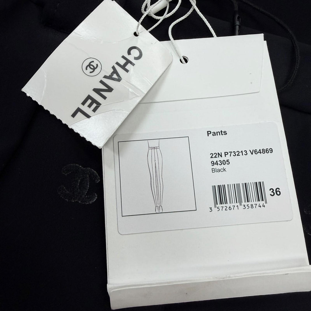 未使用品☆CHANEL シャネル 22N P73213V64869 ココマーク柄 ゴールドボタン パンツ ブラック IT 36 イタリア製 正規品 レディース