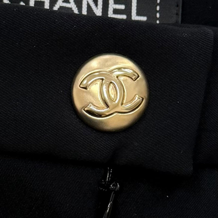 未使用品☆CHANEL シャネル 22N P73213V64869 ココマーク柄 ゴールドボタン パンツ ブラック IT 36 イタリア製 正規品 レディース