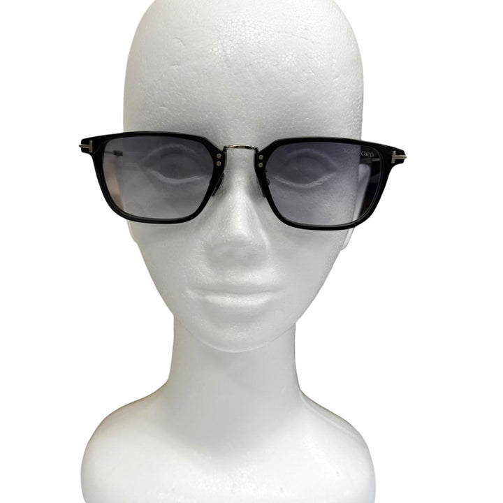 未使用品□TOM FORD トムフォード TF1042-D ウェリントンフレーム サングラス ブラック シルバー 52□21-145 デモレンズ イタリア製