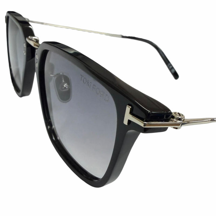 未使用品□TOM FORD トムフォード TF1042-D ウェリントンフレーム サングラス ブラック シルバー 52□21-145 デモレンズ イタリア製