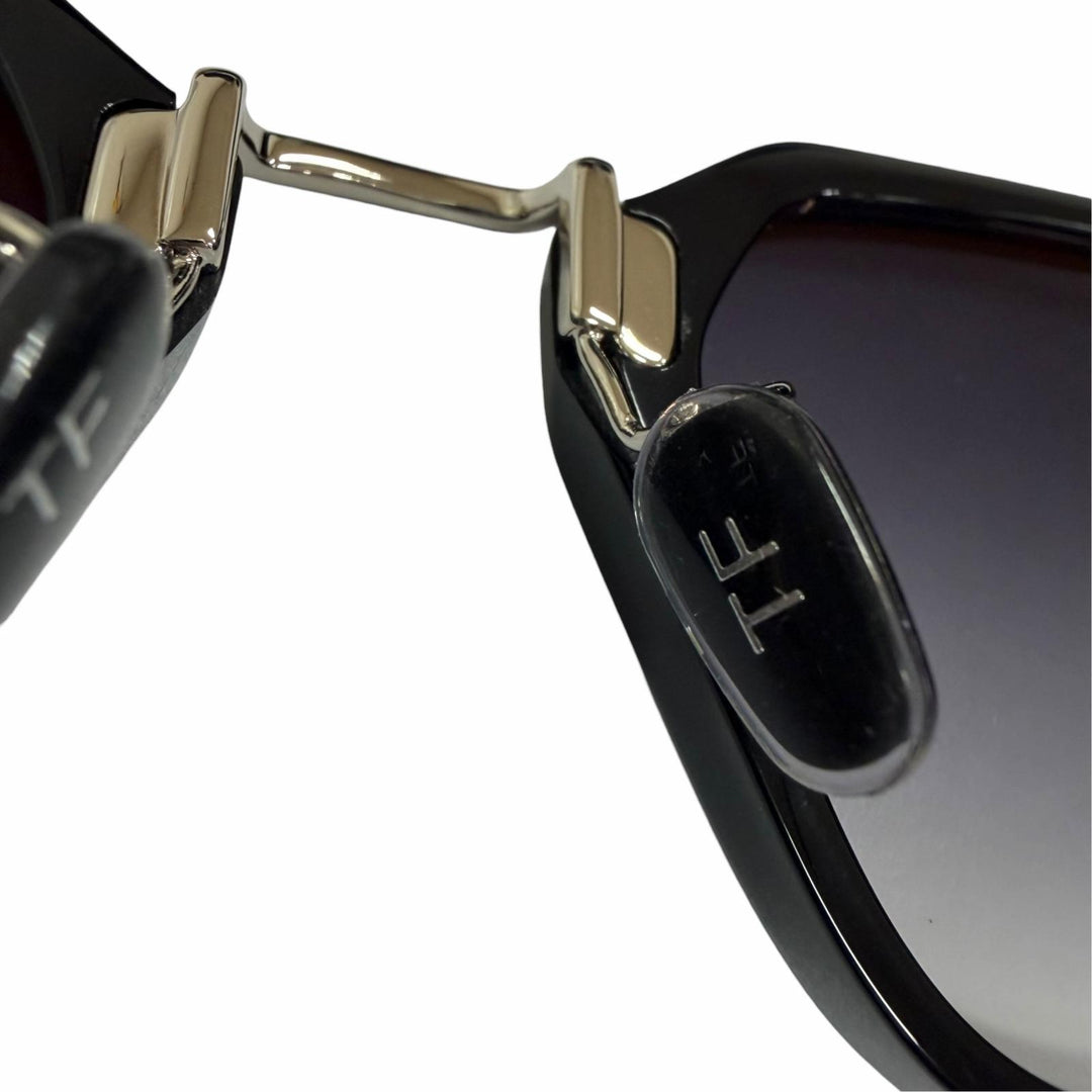 未使用品□TOM FORD トムフォード TF1042-D ウェリントンフレーム サングラス ブラック シルバー 52□21-145 デモレンズ イタリア製