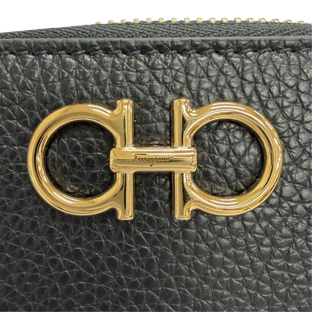 未使用△FERRAGAMO フェラガモ 220406 ガンチーニ ラウンドファスナー レザー コインケース コンパクトウォレット 小銭入 ブラック 箱付