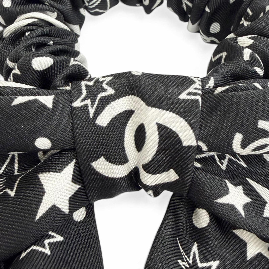 極美品△CHANEL シャネル AAA746 シルク100％ ココマーク ロゴ スター リボン シュシュ ヘアアクセサリー ブラック ホワイト 伊製 箱付き