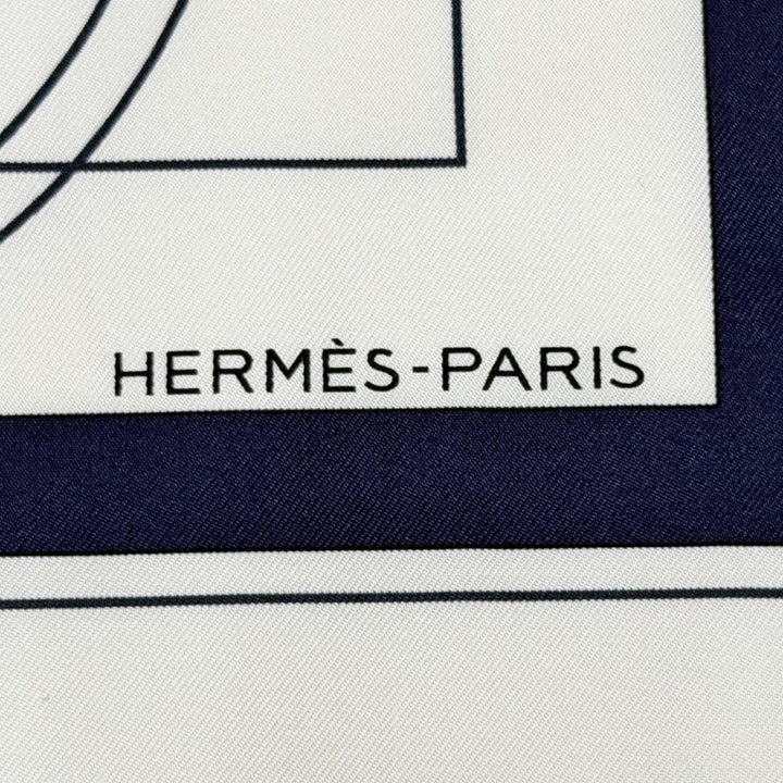 未使用△HERMES エルメス H394829T カレH ハイブリッド 90 エクスリブリス シルク エクリュ/マリン/マリン 現行品 スカーフ 定価223300円