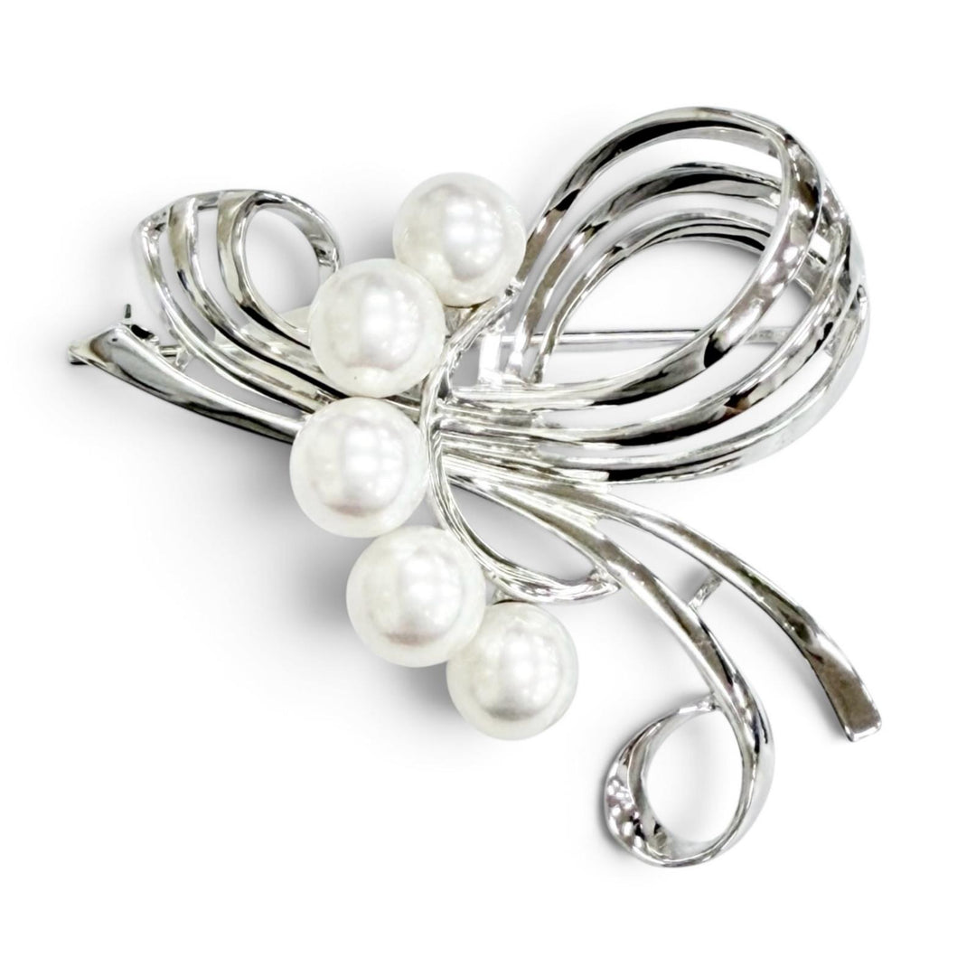極美品△MIKIMOTO ミキモト パール5P アコヤ真珠使用 ブローチ アクセサリー シルバー ホワイト 重量8.0g レディース オススメ◎