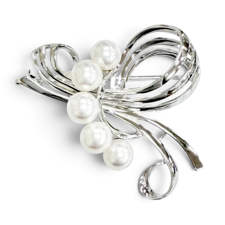 極美品△MIKIMOTO ミキモト パール5P アコヤ真珠使用 ブローチ アクセサリー シルバー ホワイト 重量8.0g レディース オススメ◎