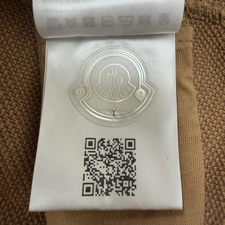 美品▼MONCLER モンクレール 2025年製 T-NECK ロゴワッペン付き ハイネック ハーフジップ プルオーバー スウェット ブラウン L 正規品