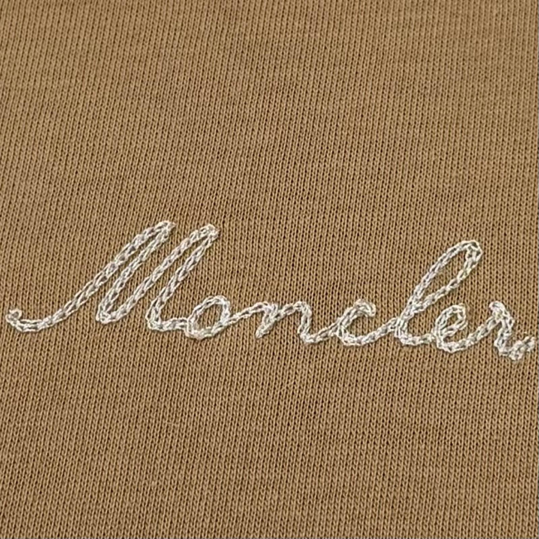 美品▼MONCLER モンクレール 2025年製 T-NECK ロゴワッペン付き ハイネック ハーフジップ プルオーバー スウェット ブラウン L 正規品
