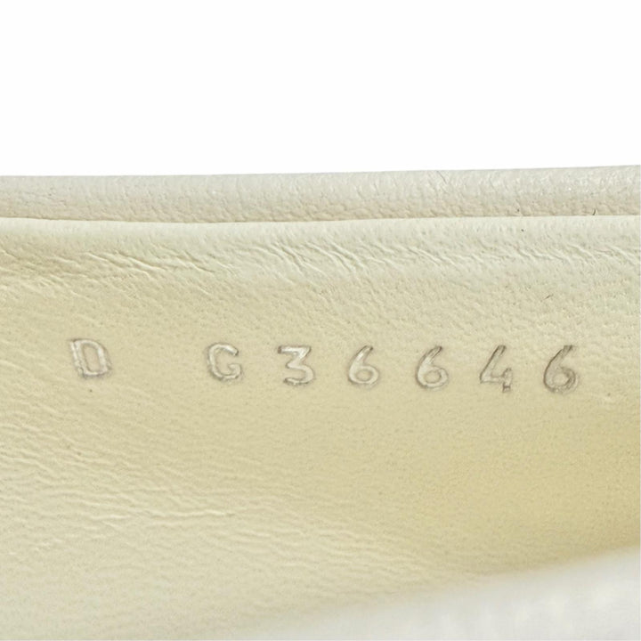 美品△CHANEL シャネル G36646 ココマーク CCターンロック マトラッセ レザー ローファー ホワイト シルバー金具 37.5 伊製 保存袋付き