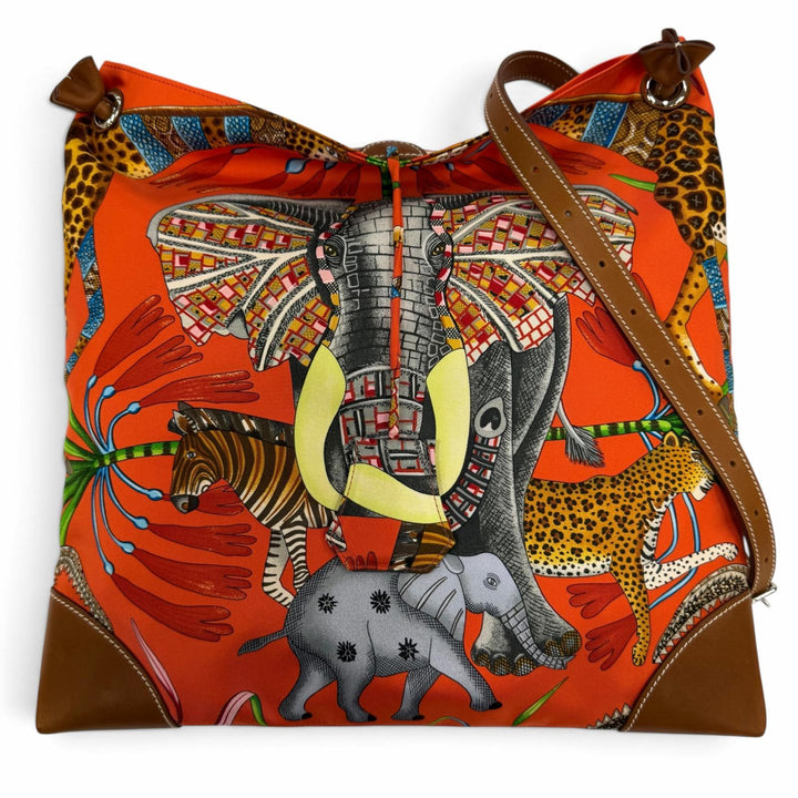 美品☆HERMES エルメス シルキーシティ33 PM ザンベジ川の行進 シルク100％ バレニア/オレンジポピー/フォーブ ショルダーバッグ X刻印