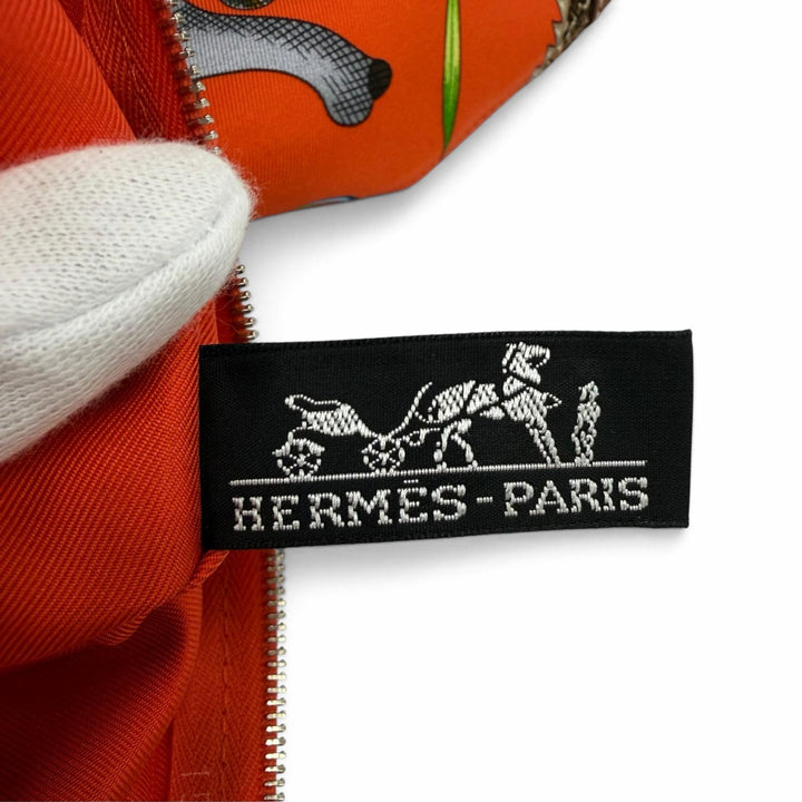 美品☆HERMES エルメス シルキーシティ33 PM ザンベジ川の行進 シルク100％ バレニア/オレンジポピー/フォーブ ショルダーバッグ X刻印