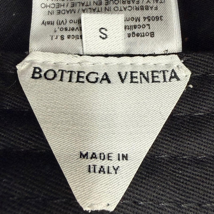 極美品▼BOTTEGAVENETA ボッテガヴェネタ 2023年製 739329 牛革 レザー ロゴ刺繍 帽子 キャップ グレー シルバー金具 S 正規品 メンズ