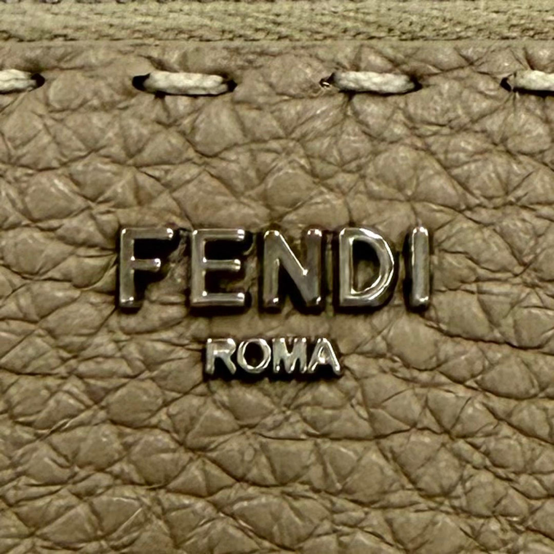 未使用品★FENDI フェンディ 8M0517 ダブグレー ロゴ金具 セレリア ピーカブー ジップアラウンド レザー 長財布 定価149600円 箱・袋付