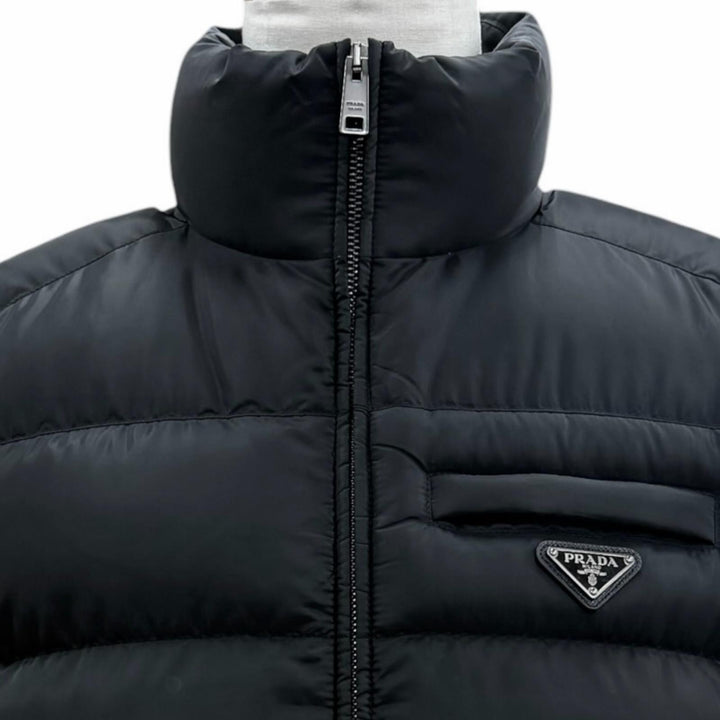 美品▼PRADA プラダ 2022年製 トライアングルロゴ 三角プレート ジップアップ ジレ ダウンベスト ブラック 48 正規品 メンズ