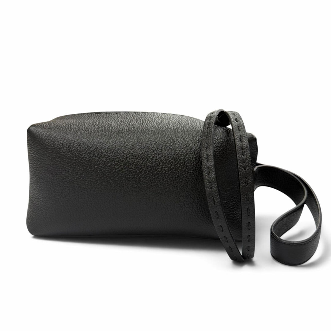 極美品▼FENDI フェンディ 7N0149 レザー セレリア ルイ FFメタル セカンドバッグ クラッチバッグ ブラック シルバー金具 メンズ