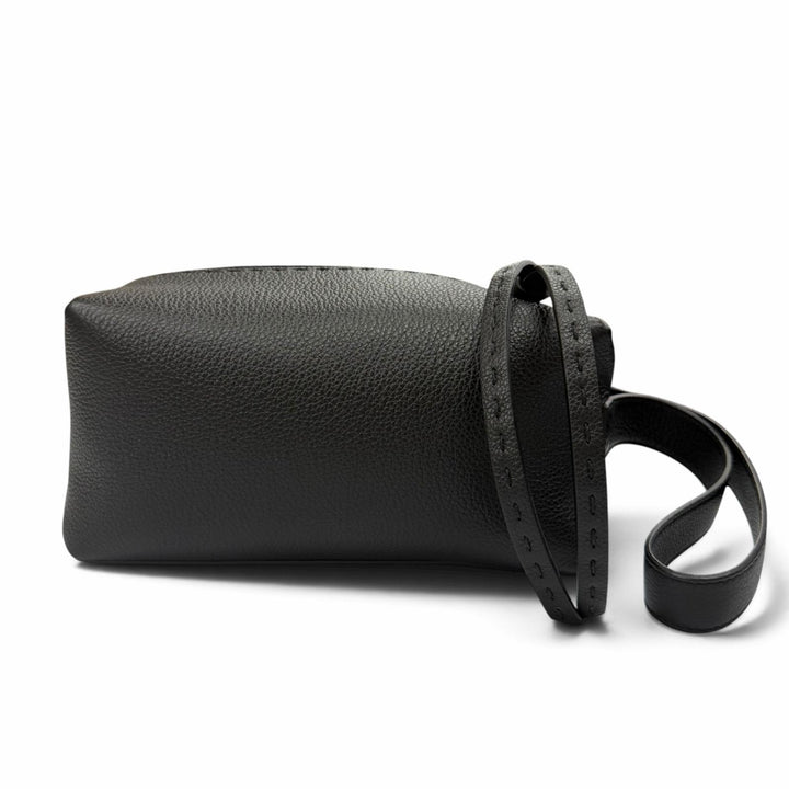 極美品▼FENDI フェンディ 7N0149 レザー セレリア ルイ FFメタル セカンドバッグ クラッチバッグ ブラック シルバー金具 メンズ