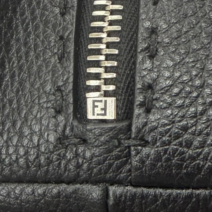 極美品▼FENDI フェンディ 7N0149 レザー セレリア ルイ FFメタル セカンドバッグ クラッチバッグ ブラック シルバー金具 メンズ
