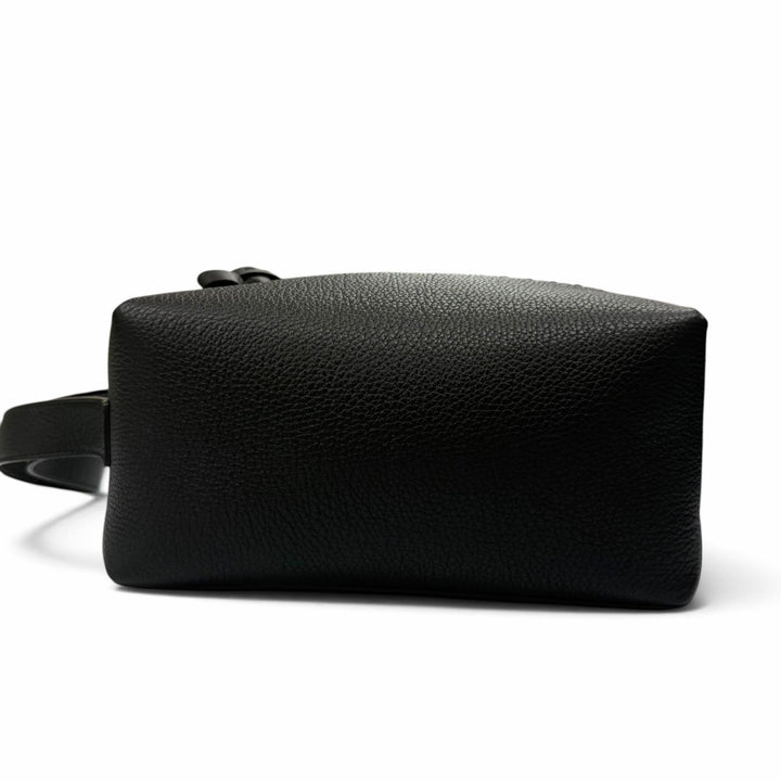 極美品▼FENDI フェンディ 7N0149 レザー セレリア ルイ FFメタル セカンドバッグ クラッチバッグ ブラック シルバー金具 メンズ