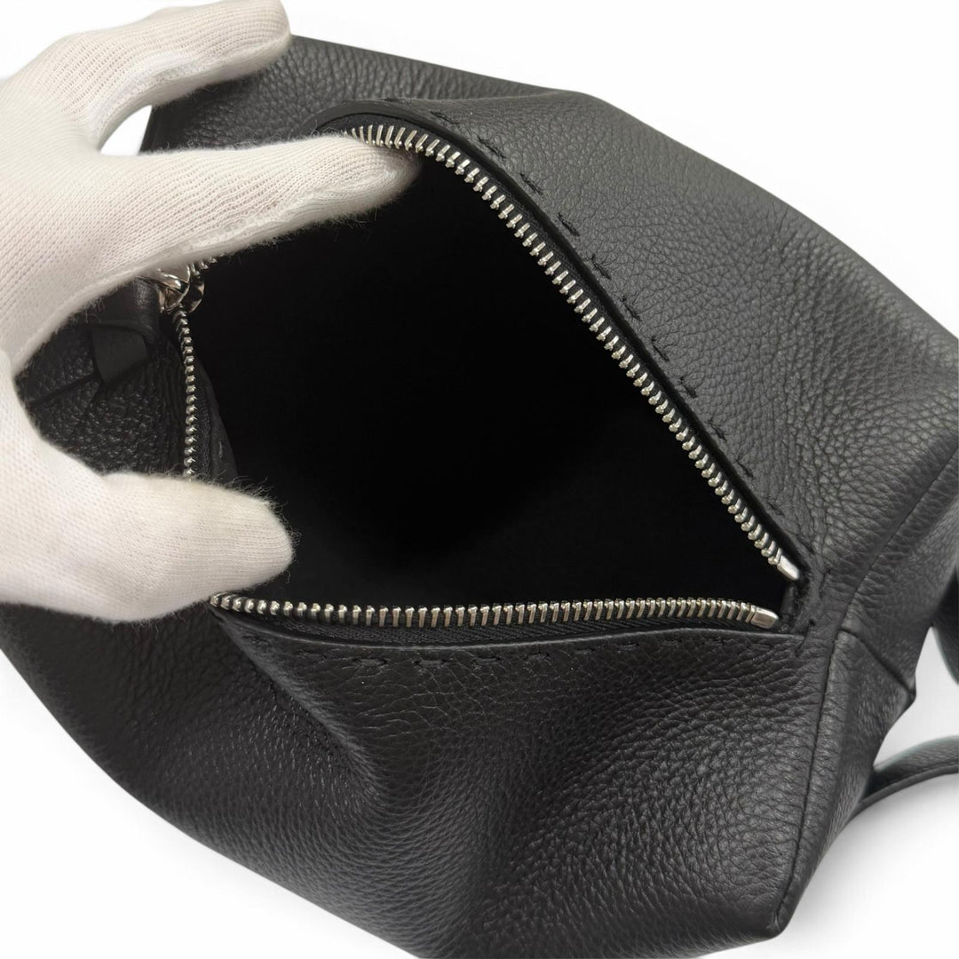 極美品▼FENDI フェンディ 7N0149 レザー セレリア ルイ FFメタル セカンドバッグ クラッチバッグ ブラック シルバー金具 メンズ
