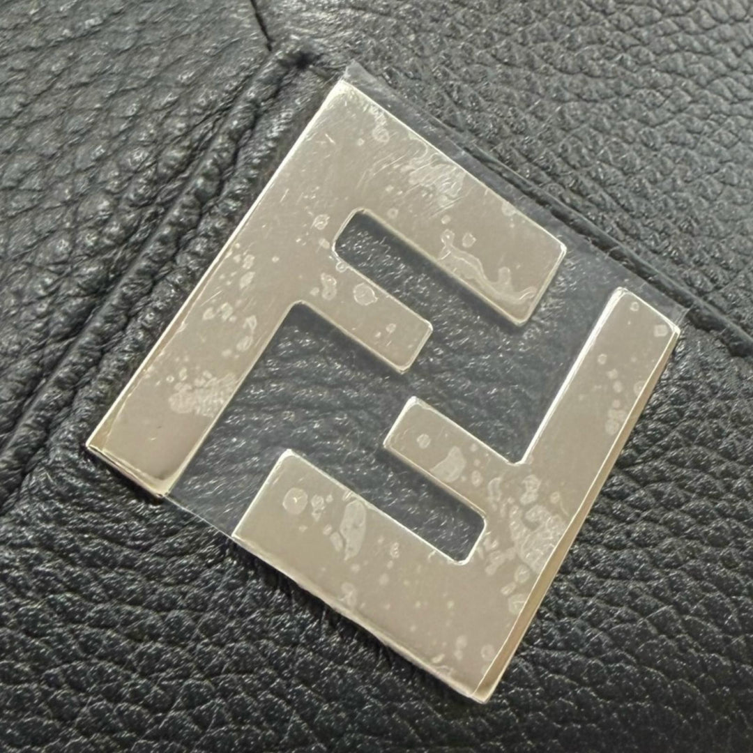 極美品▼FENDI フェンディ 7N0149 レザー セレリア ルイ FFメタル セカンドバッグ クラッチバッグ ブラック シルバー金具 メンズ