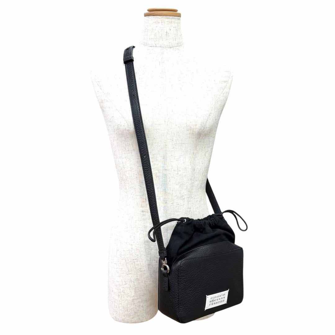 美品△Maison Margiela 11 メゾンマルジェラ11 SB1WG0018 5AC カメラバッグ レザー ショルダーバッグ ブラック イタリア製 保存袋付き