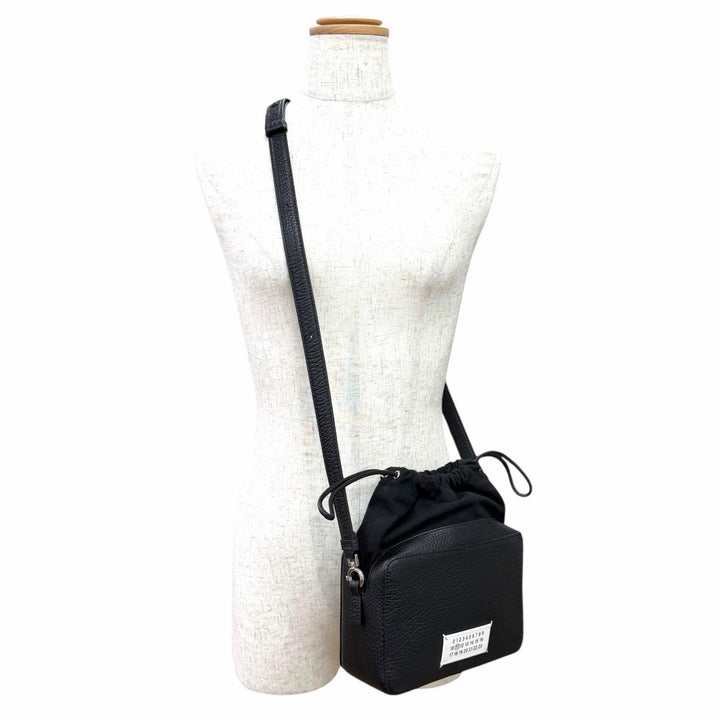 美品△Maison Margiela 11 メゾンマルジェラ11 SB1WG0018 5AC カメラバッグ レザー ショルダーバッグ ブラック イタリア製 保存袋付き