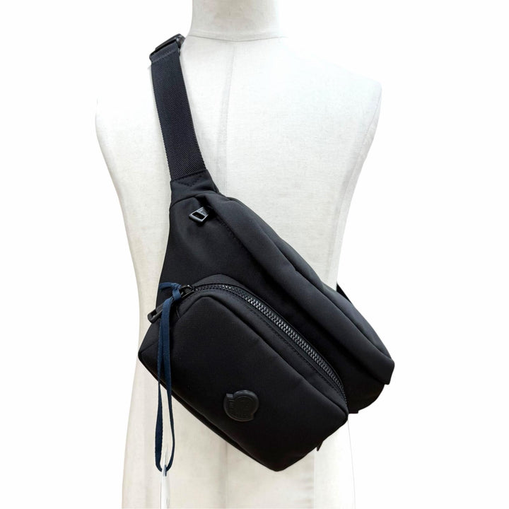 極美品▼MONCLER モンクレール 5M00005 M6256 DURANCE デュランス ロゴ付き ベルトバッグ ボディバッグ ブラック 正規品 メンズ 保存袋付