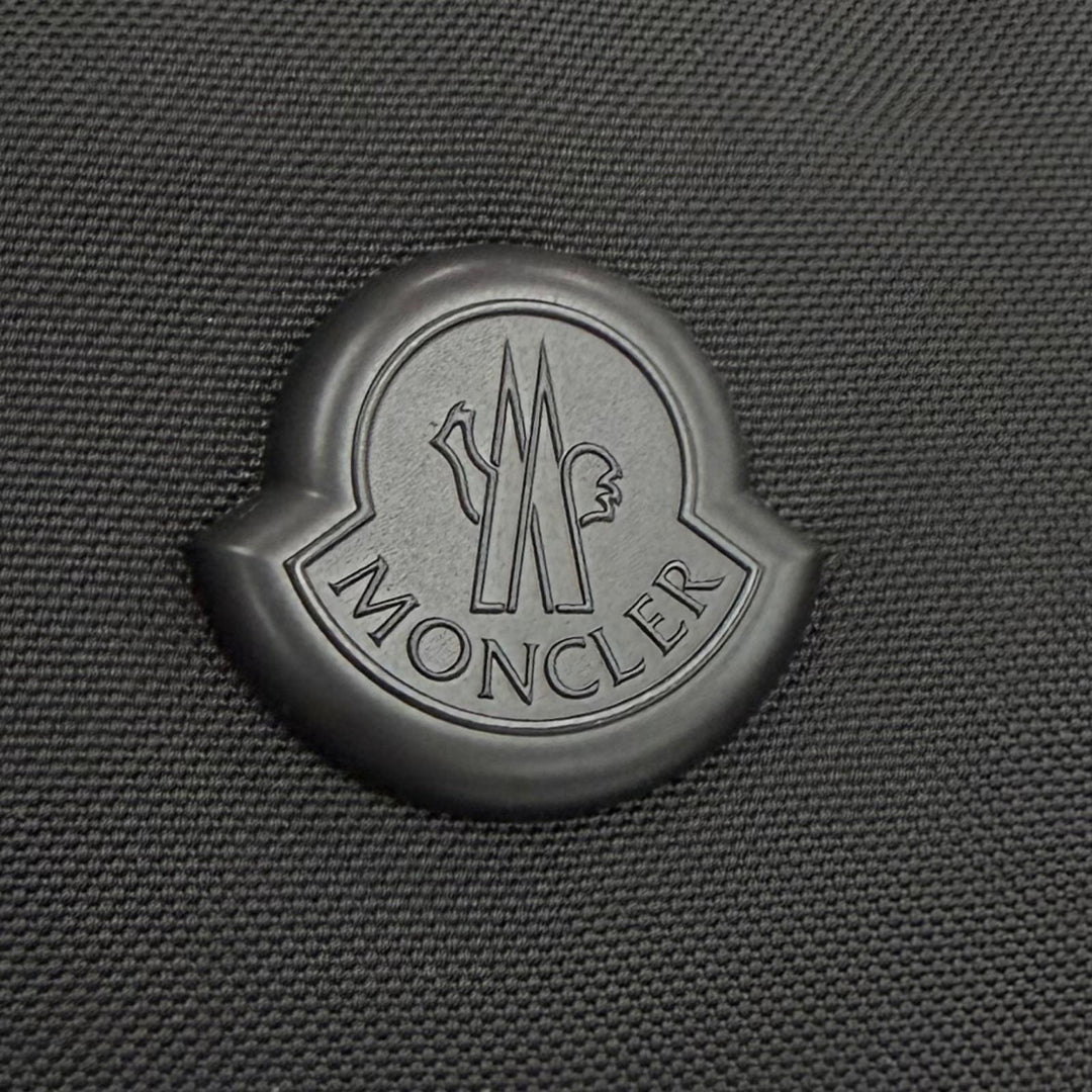 極美品▼MONCLER モンクレール 5M00005 M6256 DURANCE デュランス ロゴ付き ベルトバッグ ボディバッグ ブラック 正規品 メンズ 保存袋付