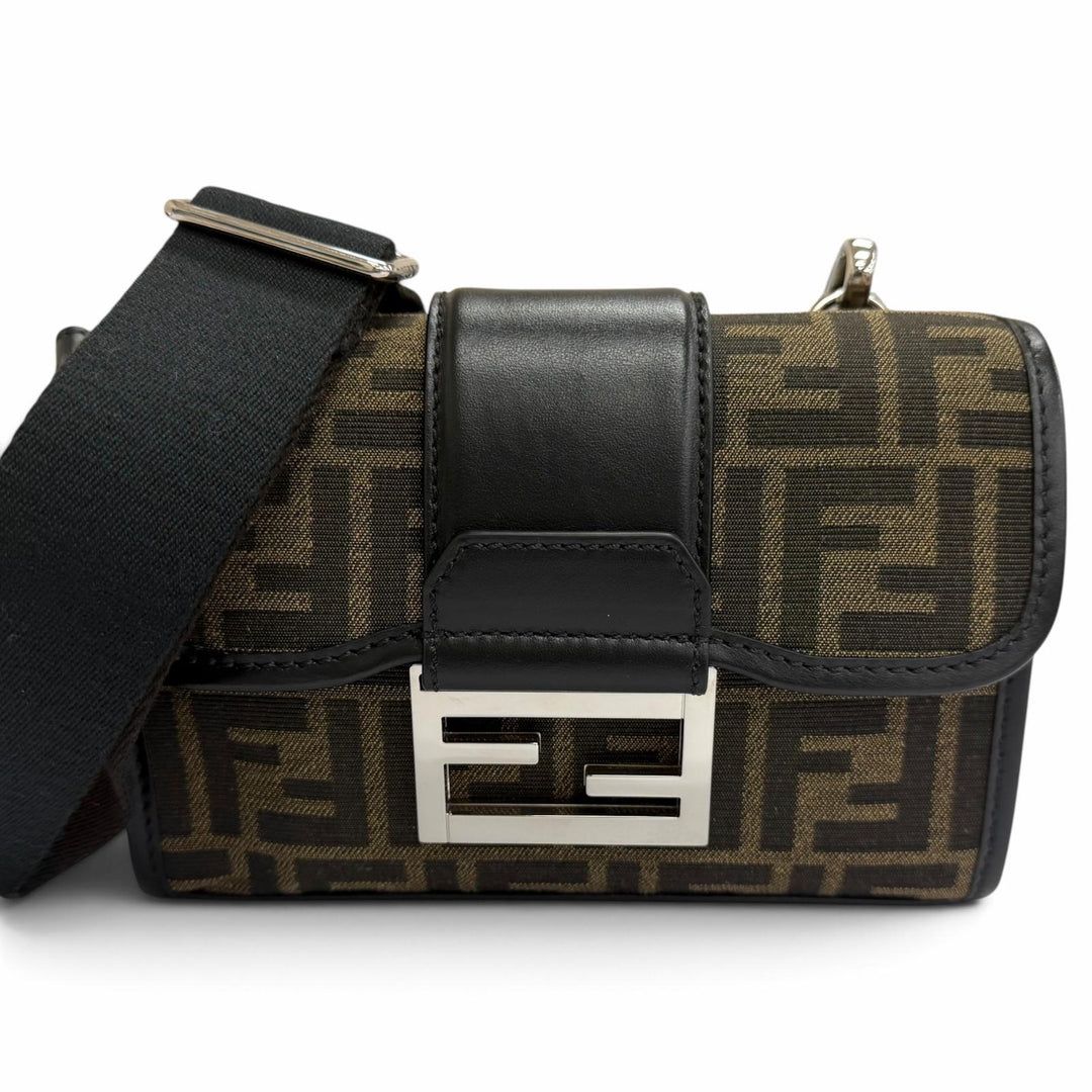 美品□FENDI フェンディ 7VA649 キャンバス レザー ズッカ柄 FFロゴ バゲット ダブル ショルダーバッグ ブラウン ブラック メンズ