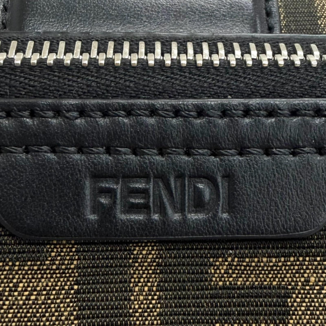 美品□FENDI フェンディ 7VA649 キャンバス レザー ズッカ柄 FFロゴ バゲット ダブル ショルダーバッグ ブラウン ブラック メンズ