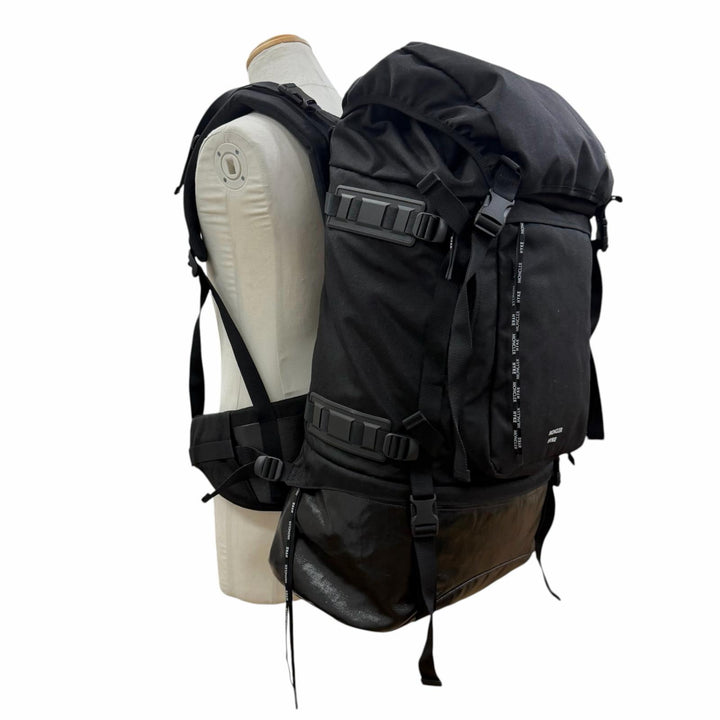 美品▼MONCLER HYKE モンクレール ハイク 5A00001 M2533 レザー使い BACKPACK LARGE ラージ バックパック リュック 正規品 定価388300円