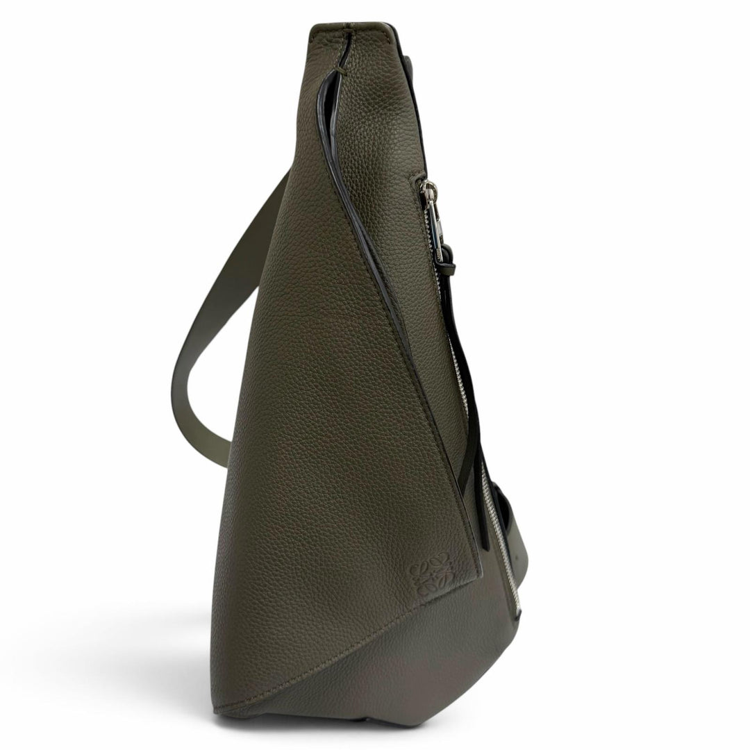 美品□LOEWE ロエベ B511A09X06 アントン レザー アナグラム ワンショルダー スリングバッグ ボディバッグ カーキ スペイン製 メンズ