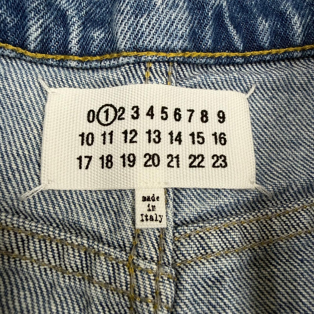 極美品▼Maison Margiela 1 メゾンマルジェラ1 2024年製 S51LA0051 スラッシュディテール デニムパンツ ブルー IT 44 伊製 正規品 メンズ