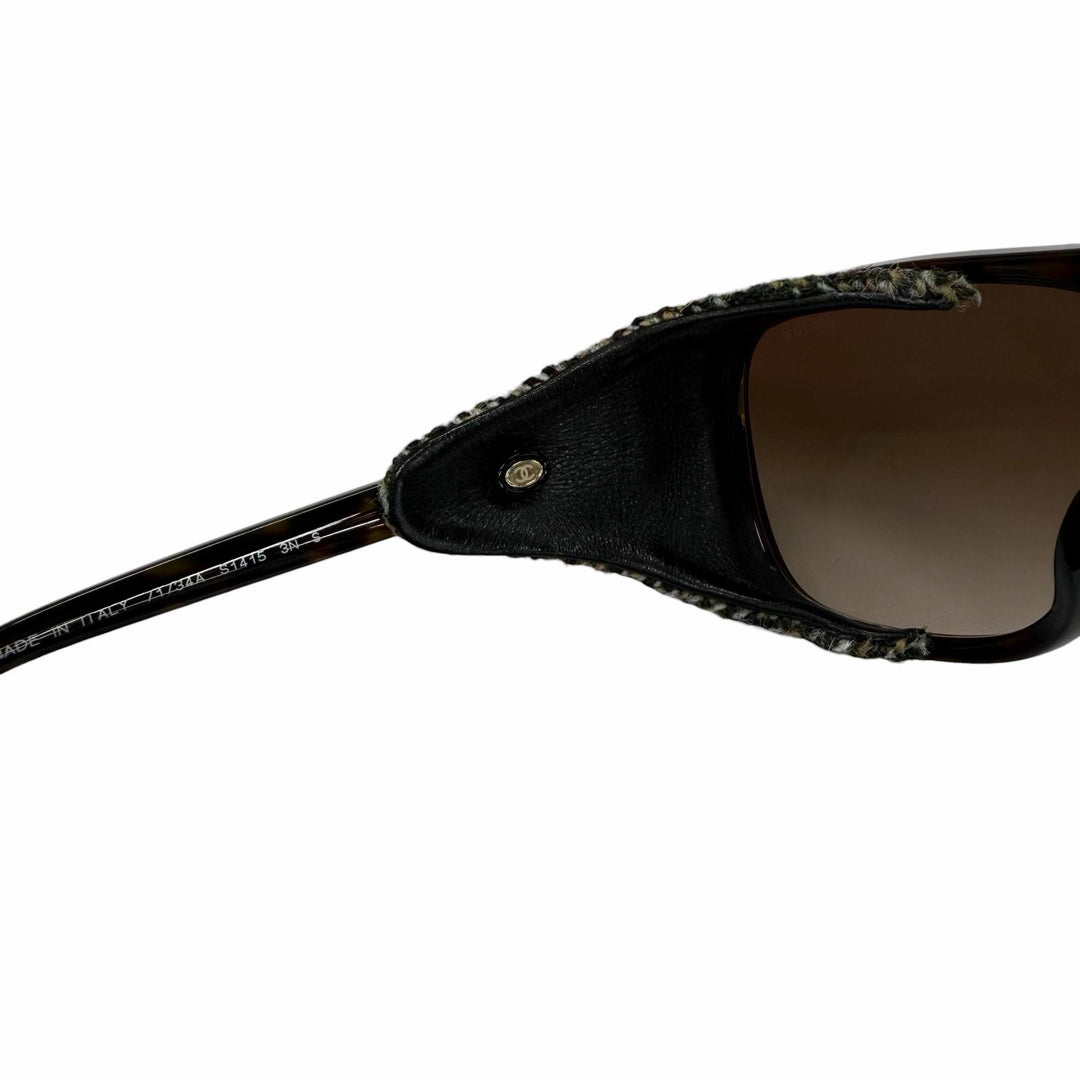 良品☆CHANEL シャネル 25N 71734A パイロット シェイプ サングラス レザー使い 現行品 ツーブリッジ ツイード ブラウン 定価198000円