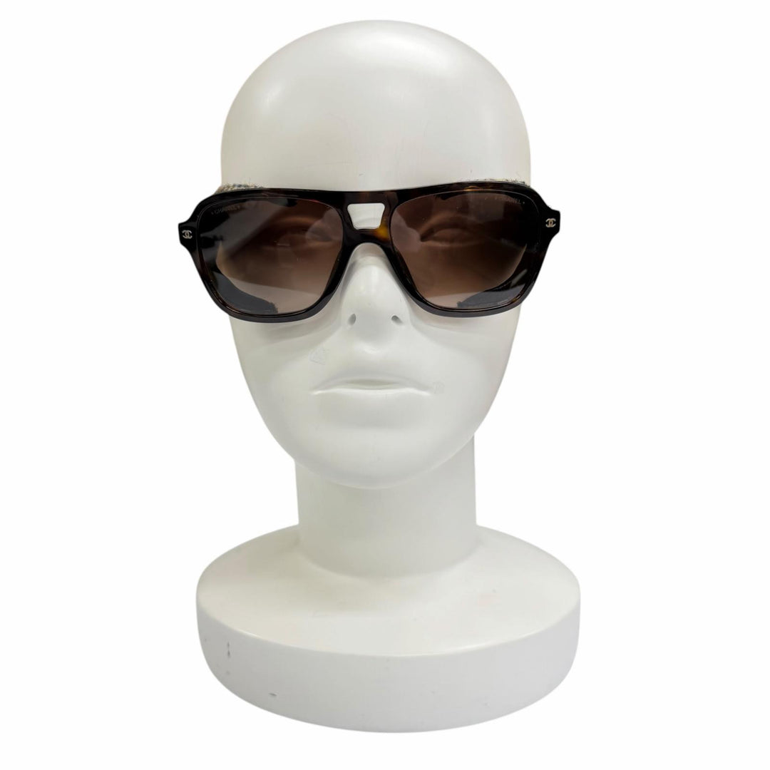 良品☆CHANEL シャネル 25N 71734A パイロット シェイプ サングラス レザー使い 現行品 ツーブリッジ ツイード ブラウン 定価198000円