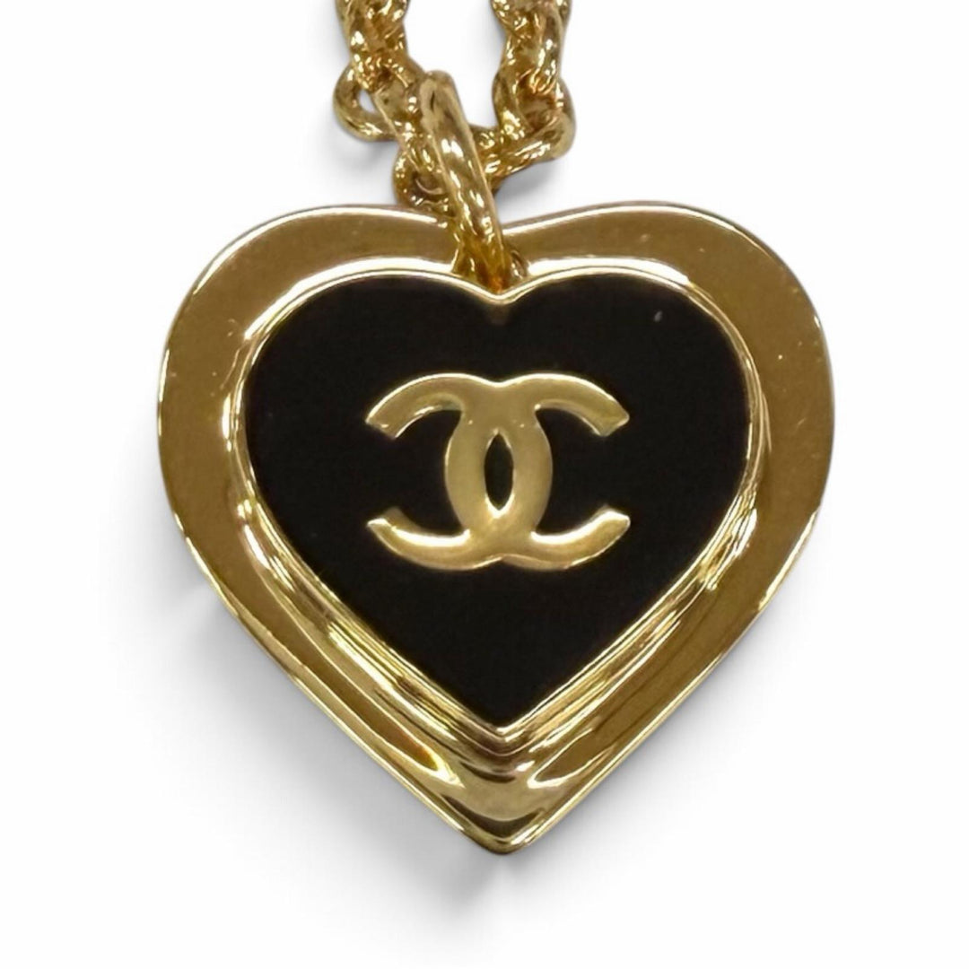 極美品★CHANEL シャネル I26P ココマーク ハート ペンダント ネックレス ゴールド ブラック イタリア製 レディース 箱・保存袋付き