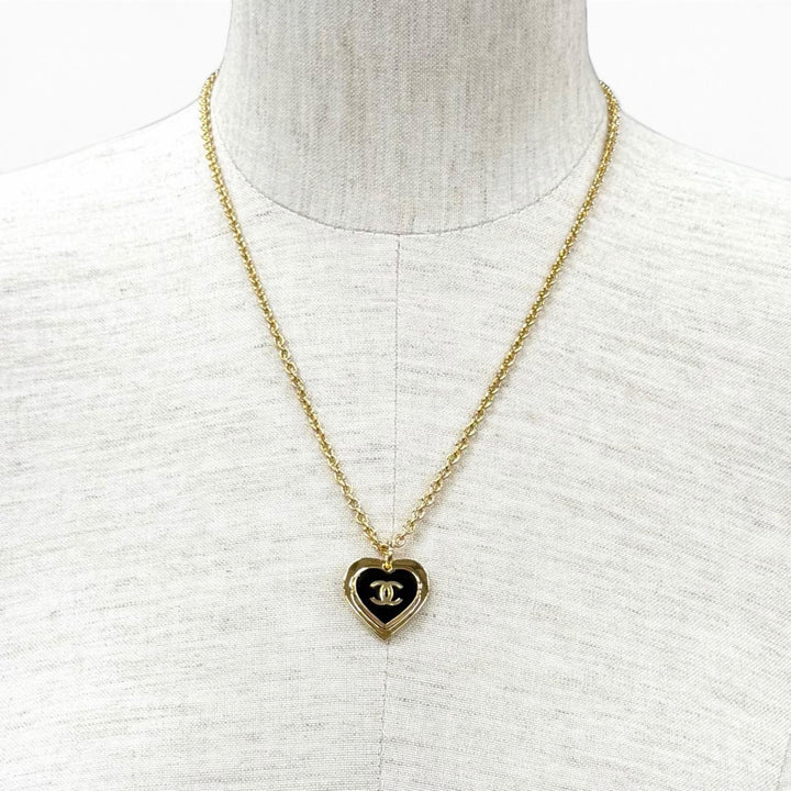 極美品★CHANEL シャネル I26P ココマーク ハート ペンダント ネックレス ゴールド ブラック イタリア製 レディース 箱・保存袋付き
