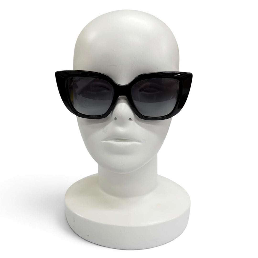 極美品☆CHANEL シャネル 26C A71770 バタフライ シェイプ サングラス 現行品 ココマーク ブラック デモレンズ 定価170500円 箱付き