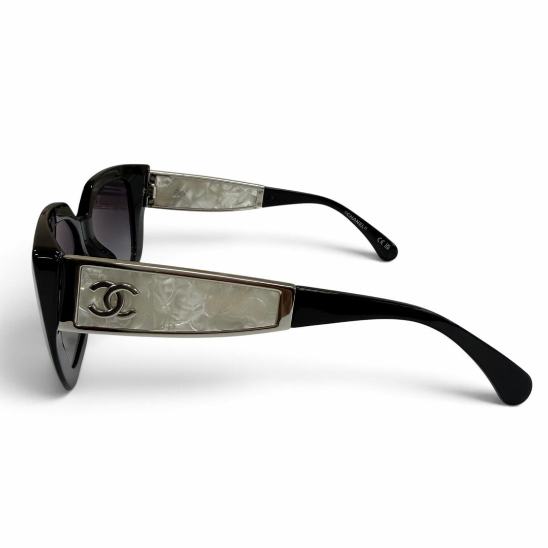 極美品☆CHANEL シャネル 26C A71770 バタフライ シェイプ サングラス 現行品 ココマーク ブラック デモレンズ 定価170500円 箱付き